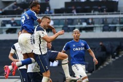 英超黑马17场不败金身遇利物浦，焦点战悬念重重